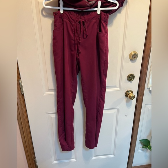 Grey’s Anatomy by Barco Wine XS Riley Set. Mock wrap V-Neck Scrubs Top & Pants - Picture 12 of 13